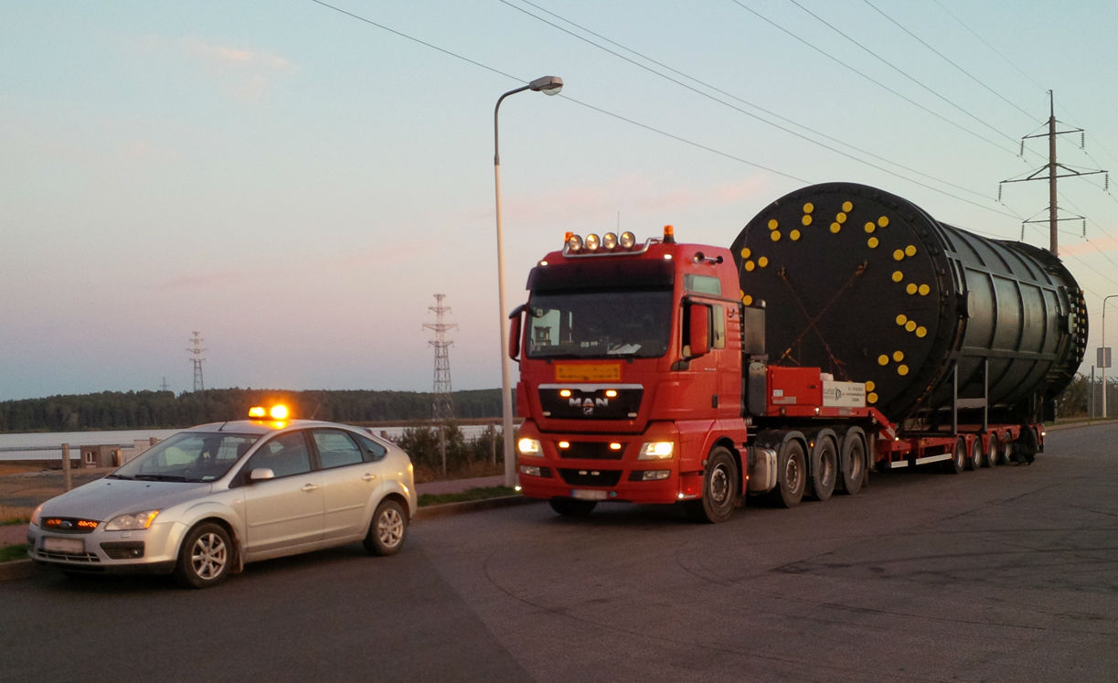 перевозка негабаритных грузов в Санкт-Петербурге и по России (фото, фотография)